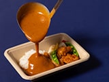 みんな大好きカレーライスも温製でアツアツ