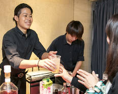 ドリンクも豊富な30種類！美味しいお酒を片手に謝恩会！