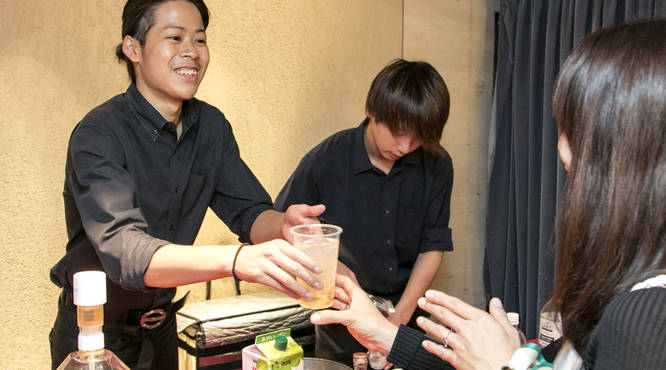 ドリンクも豊富な30種類！美味しいお酒を片手に謝恩会！
