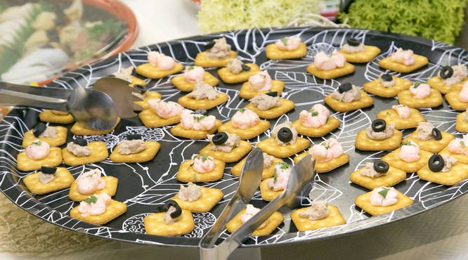 タラモとツナオリーブをご用意。ワインにぴったり