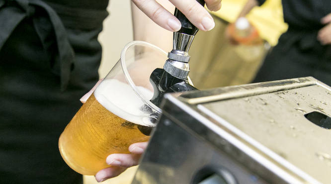 ビールはサーバでお持ちします！