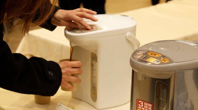 熱々のホットコーヒー