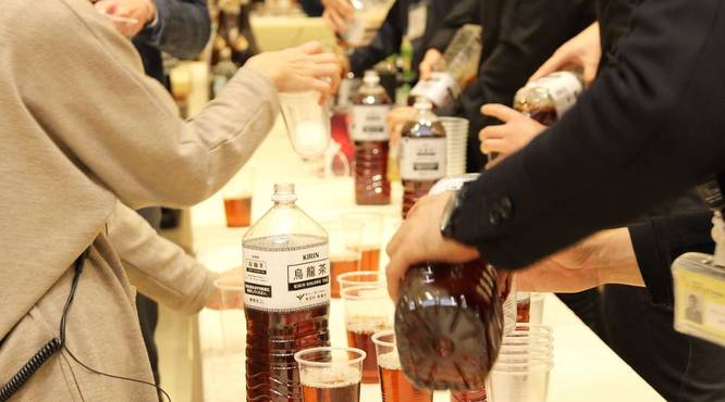 600名様による乾杯