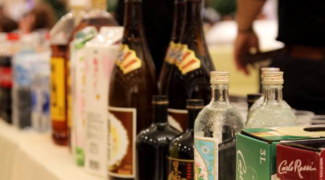 お好きなお飲みものをスタッフがサーブします