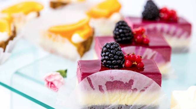 女性に大人気のケーキバイキング