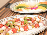 お一人様990円！お花見には手間のかからないデリバリーオードブルを