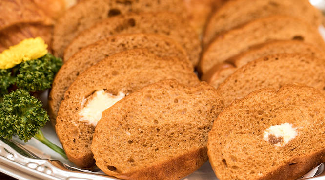 フランスパンと一口クロワッサンの盛り合わせ