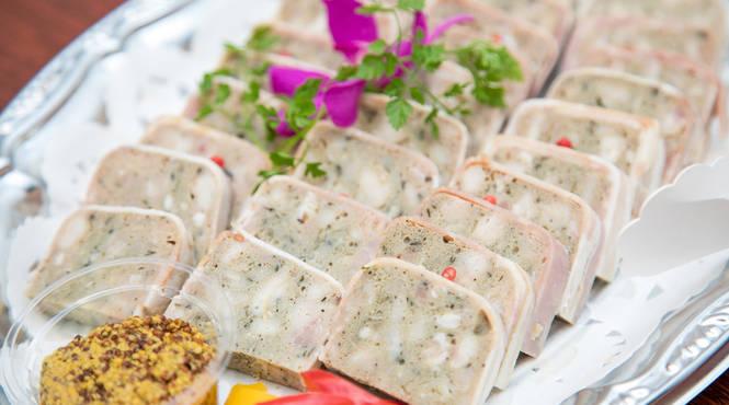 居酒屋ではあまり見かけない料理も