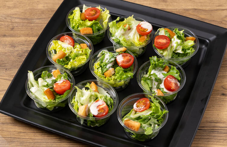 彩り野菜のカップシーザーサラダ