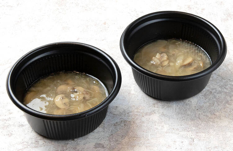 淡路島産タマネギとマッシュルームのスープ
