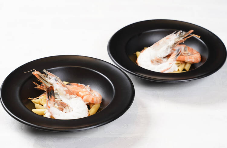 ＜パスタ＞俺のイタリアンTOKYO名物②大海老をのせたトリュフクリームソース(ペンネ)
