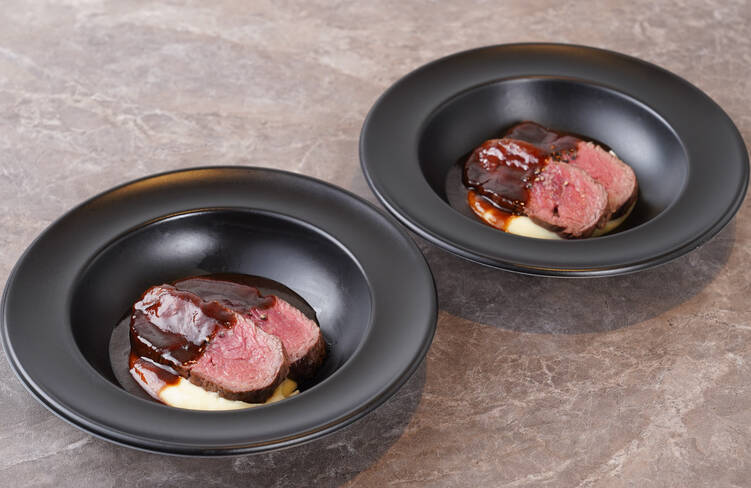 ＜お肉料理＞牛ハラミのステーキ 赤ワインソース