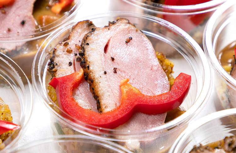 鴨肉乗せ一口カップカレー