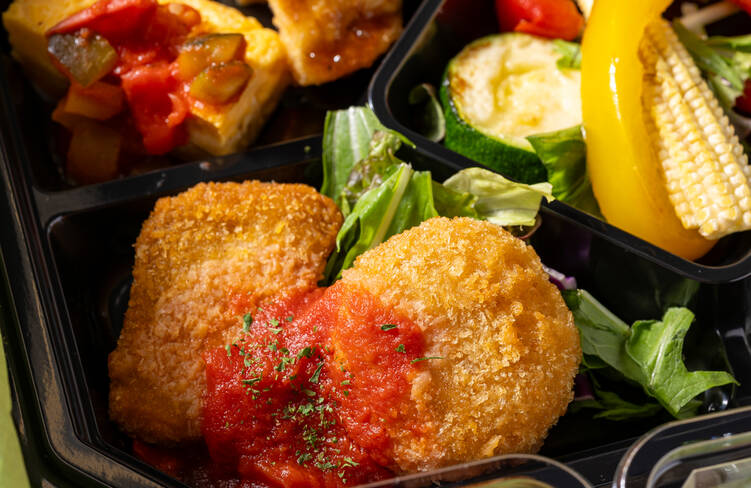 大豆ナゲット～自家製トマトソースと共に～、ライスチーズコロッケ