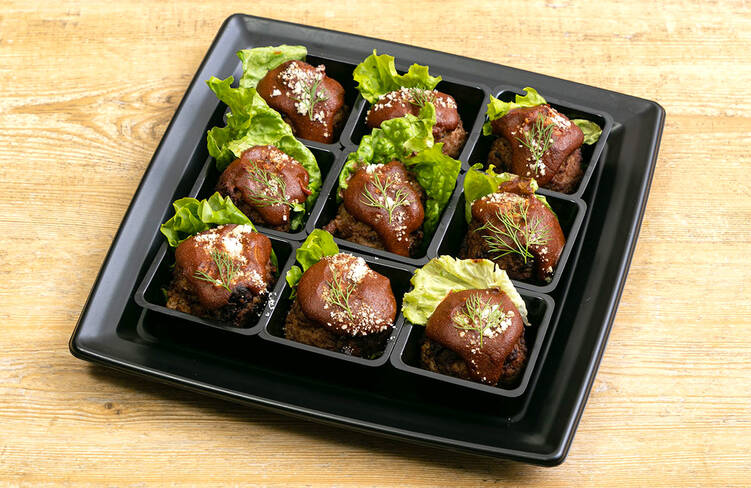 霧島黒毛豚ハンバーグ　自家製デミグラスソース仕立て