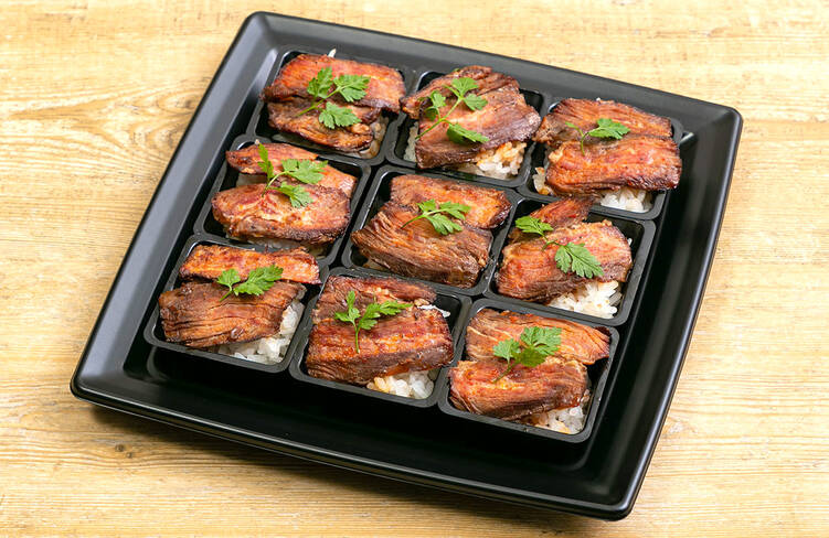牛ハラミ丼　特製ステーキソース
