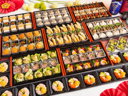 2種のドーナツ寿司と和食デリの和ははデラックスプラン