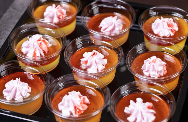 季節のフルーツゼリー フランボワーズソース