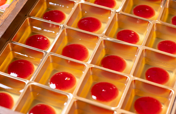 季節のフルーツゼリー フランボワーズソース