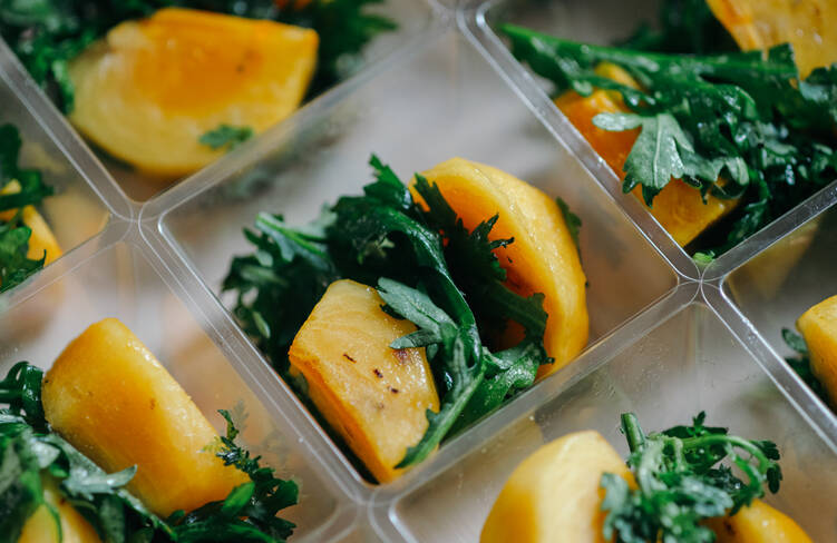 季節の果物サラダ