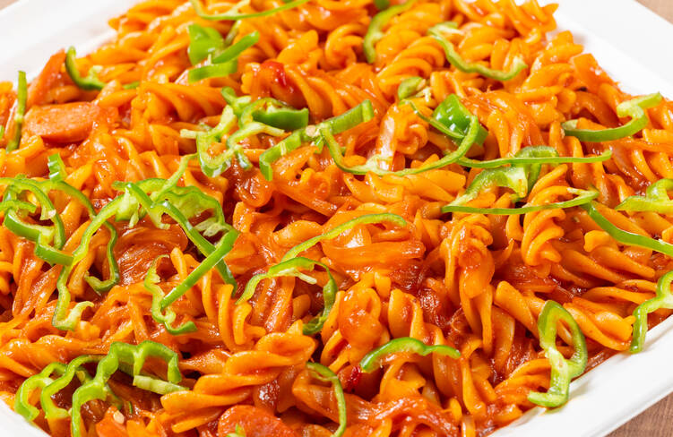 くるくるショートパスタのナポリタン