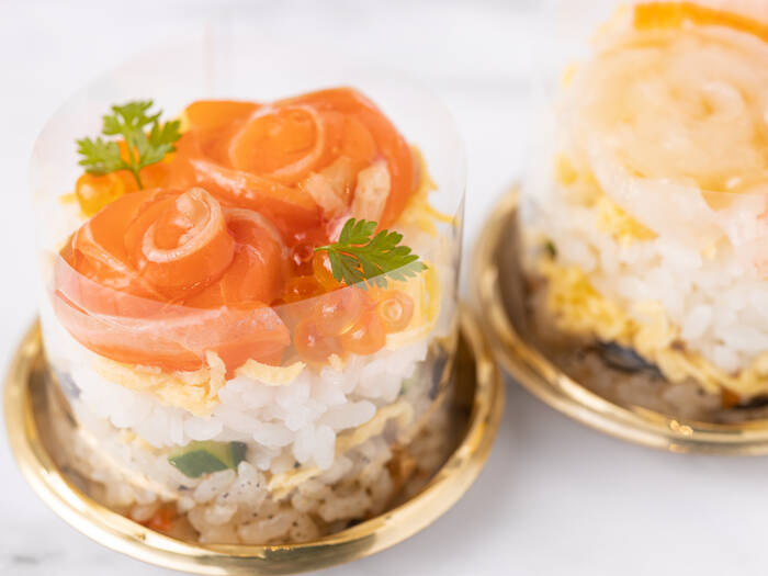 えび・ほたて&いくら・サーモンセット｜No.sushi(ナンバードットスシ