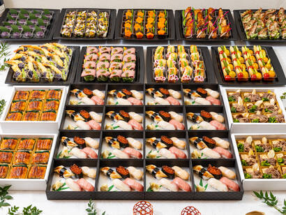 鮨盛り合わせと小分け懐石ラグジュアリープラン