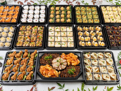小分け・温製容器でお届けする北京飯店ブッフェ
