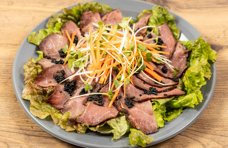 【大皿料理】豪華ローストビーフと香味野菜添え