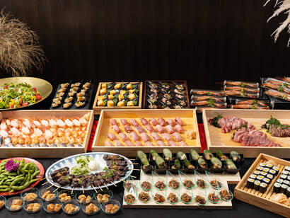 本鮪刺しと握り寿司入り囮のスペシャルコース