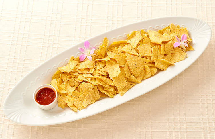 トルティーヤチップス サルサソース添え
