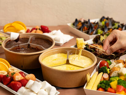 《温製》 小分けブッフェ‐チーズ&チョコ・2つのプレミアムフォンデュ・セレクション‐