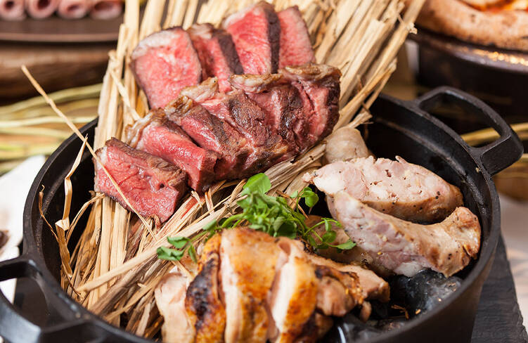 【温製】三種のお肉の盛り合わせ(ハーブチキン、サルシッチャ、エイジングビーフ)