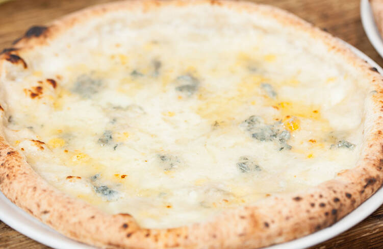 【温製ピッツァ】4種のチーズのピッツァ ～イタリア産BIOのハチミツ付～