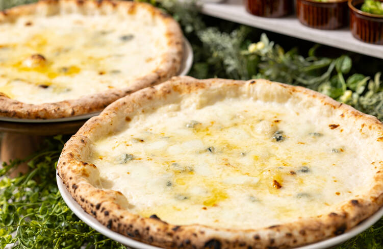 【温製】PIZZA4種チーズ(1/8サイズ)