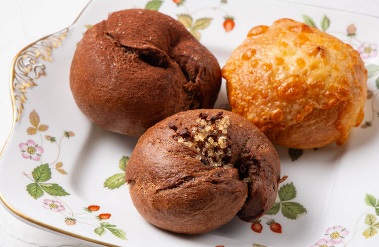 【オプションベーグル】甘酸っぱいショコラ(左上)_チーズ＆チーズ(右上)_チョコ＆チョコ(中央下)