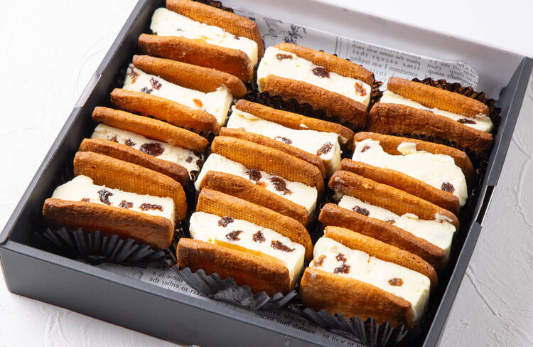 濃厚バタークリームのレーズンサンド
