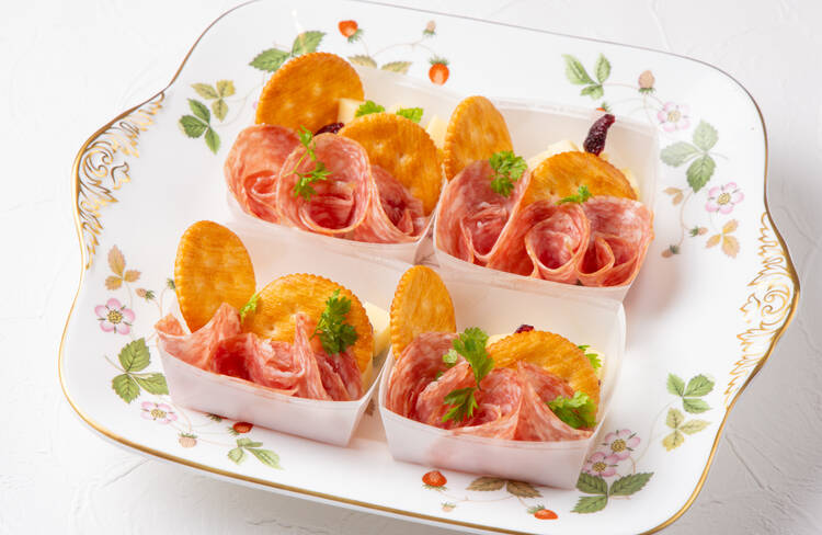 シャルキュトリーとチーズの小さなおつまみ