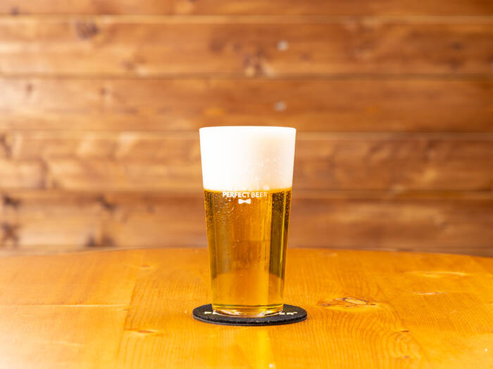 ビアマイスターが注ぐ樽生ビール飲み放題プラン｜PERFECT BEER