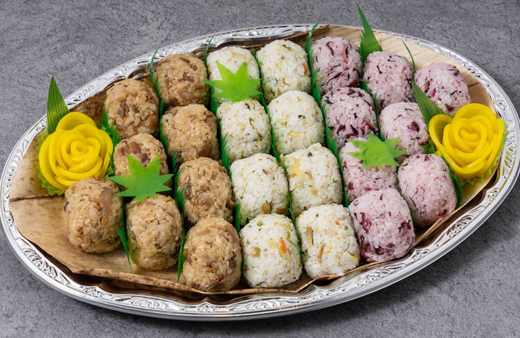 玉おにぎり(鶏めし、高菜めし、梅ひじきめし)