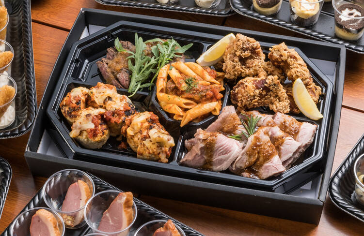 特製唐揚げ/チキンのミートボール トマトソース煮込み/自家製ローストポーク/ 特製ゴロゴロビーフのミートソースペンネ/牛ハラミステーキ