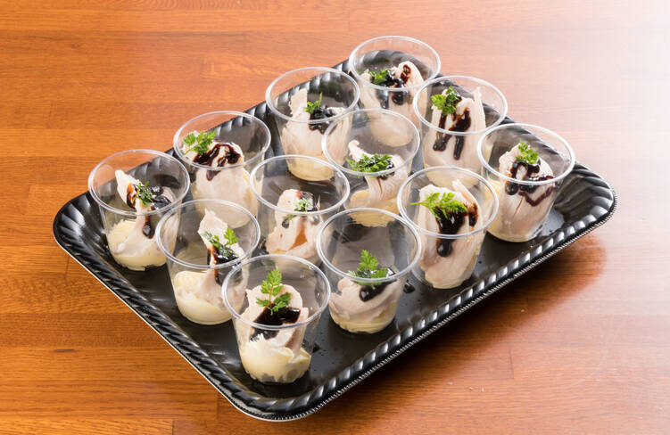 鶏むね肉のポッシェ 特製バルサミコソース