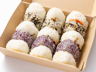 おにぎり2個BOXセット(380円) 