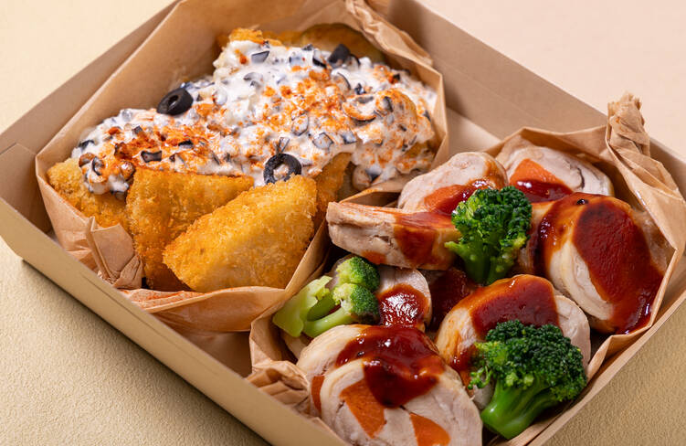 オリーブマヨで食べるフィッシュフライ・鶏もも肉のガランティーヌ