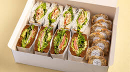 サンドイッチ&times;焼き菓子セット〈D〉(1,000円 / 人) - オードブル