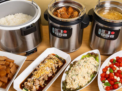 〈ホットミール〉ラフテーとよだれどりの豪華プラン