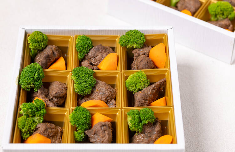 【温製】牛肉の赤ワイン煮