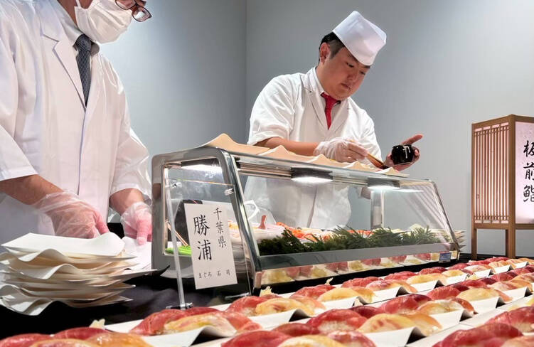 目の前で職人が握る②