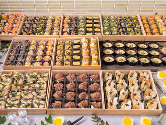 鮨うえさわ 全品小分け・手毬鮨と懐石 瑞光(3,240円) 