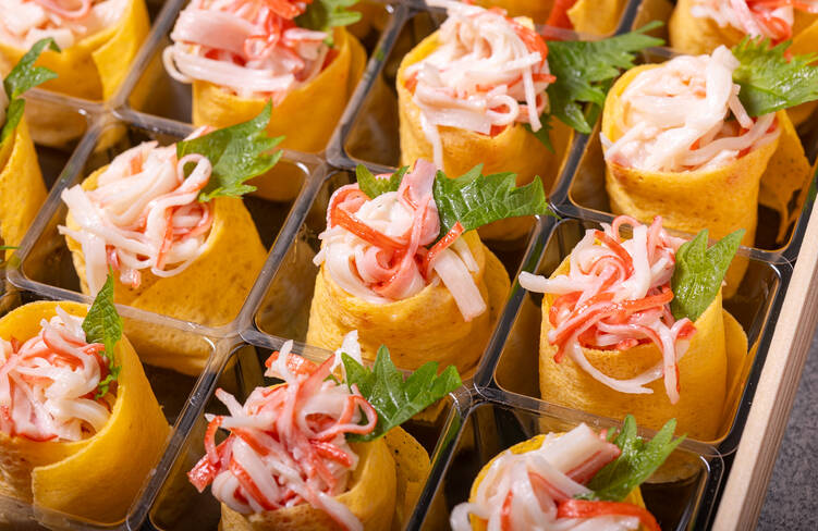 蟹かま軍艦の錦糸卵巻き仕立て